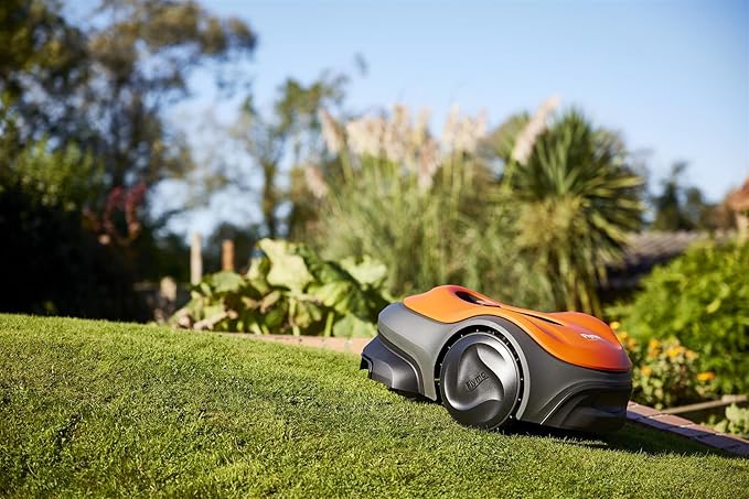 Flymo UltraLife 800 Robotic Lawnmower